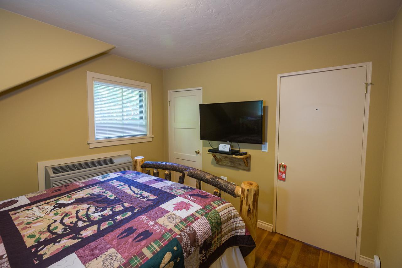 Morrisons Rogue River Lodge Merlin Exterior foto