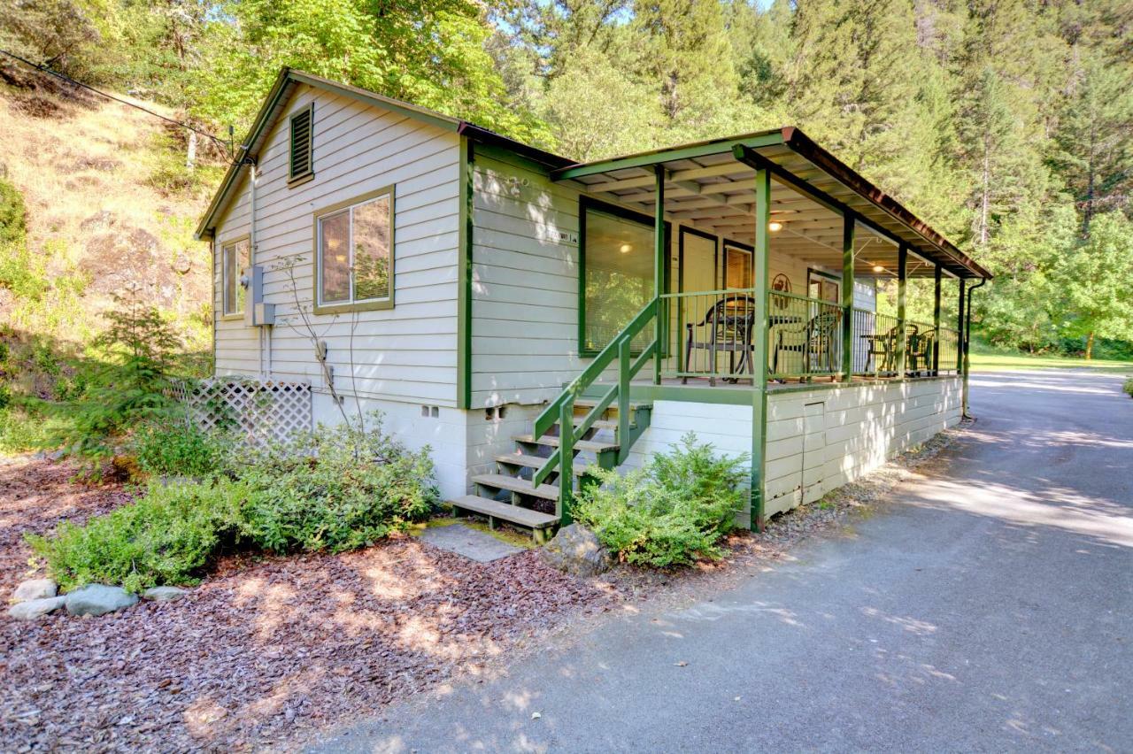 Morrisons Rogue River Lodge Merlin Exterior foto
