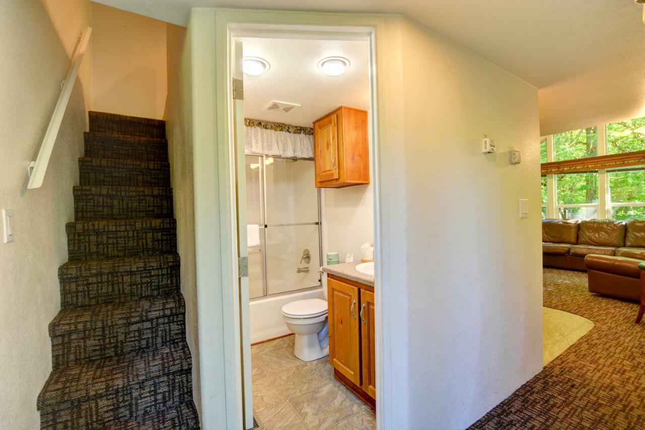 Morrisons Rogue River Lodge Merlin Exterior foto